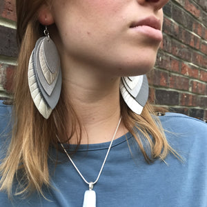 Grand silver leather leaf earrings