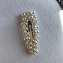 Load image into Gallery viewer, Pearl triangle barrette