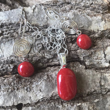 Load image into Gallery viewer, Coiled Crimson-Fused-Glass-Pendant-Earring-Set